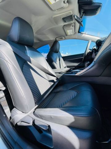 2018 Toyota Camry Hybrid - Image 24