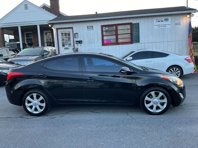 2013 Hyundai Elantra - Image 4