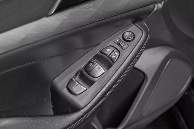 2017 Nissan Maxima Sl (2017.5) Sedan 4d - Image 36