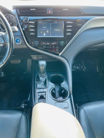2018 Toyota Camry Hybrid - Image 27