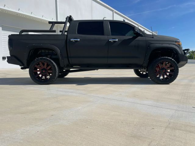 2019 Toyota Tundra Crewmax - Image 6