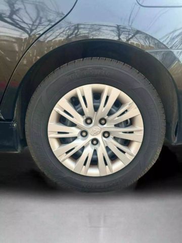 2012 Toyota Camry - Image 27