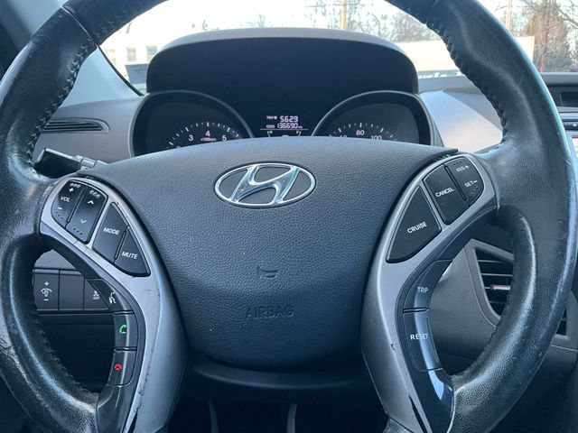 2013 Hyundai Elantra - Image 16