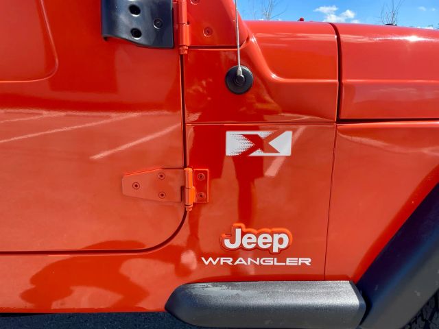 2005 Jeep Wrangler - Image 12