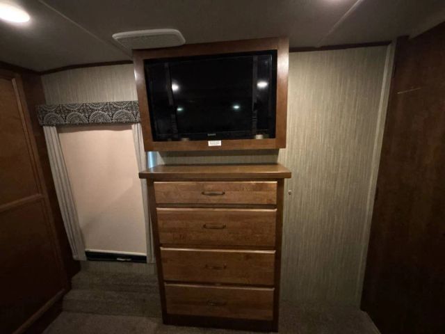 2018 Heartland Big Country Fifth Wheel - Image 7
