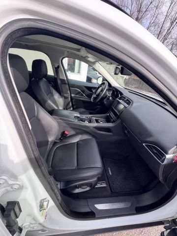 2018 Jaguar F-pace 25t Premium Sport Utility 4d - Image 18