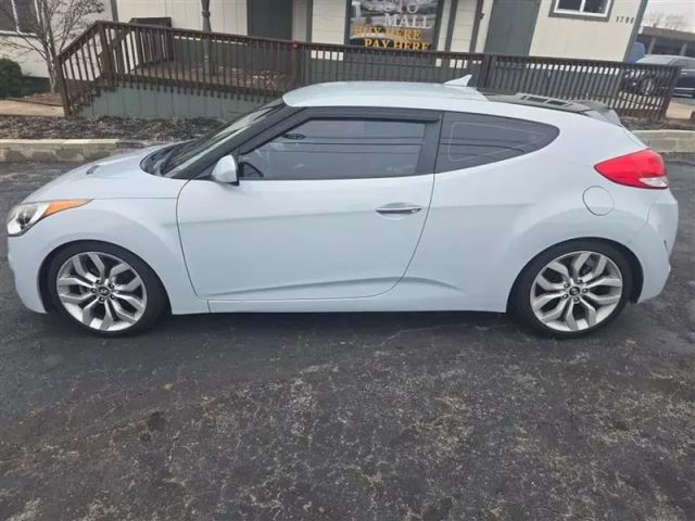 2014 Hyundai Veloster - Image 8