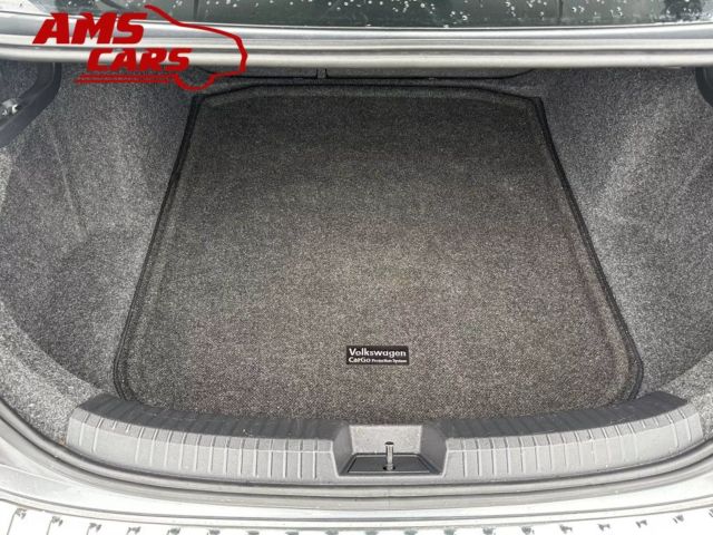 2019 Volkswagen Jetta - Image 36