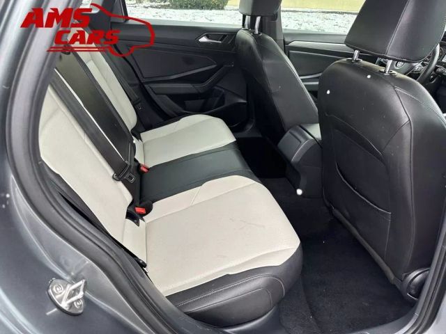 2019 Volkswagen Jetta - Image 11