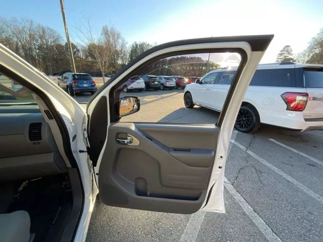 2017 NISSAN FRONTIER CREW CAB PICKUP WHITE AUTOMATIC - Peach State Motors