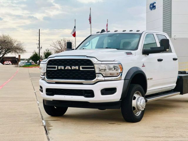 2022 Ram 5500 Crew Cab & Chassis - Image 9