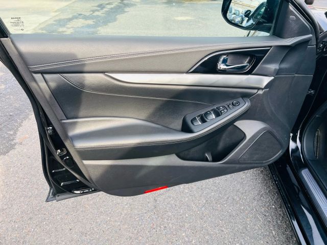 2022 Nissan Maxima - Image 17