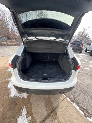 2018 Jaguar F-pace 25t Premium Sport Utility 4d - Image 13