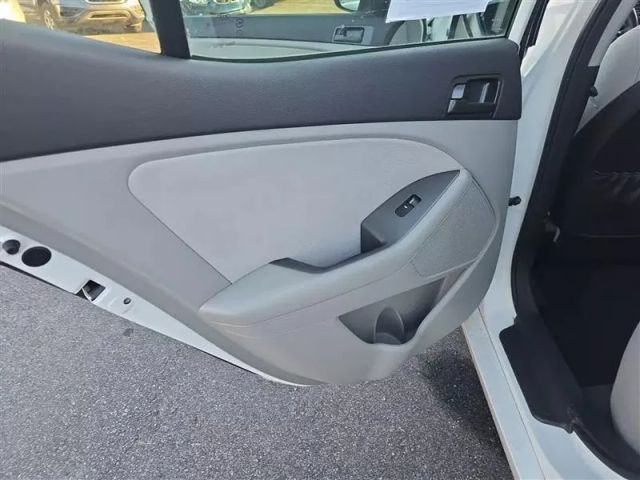 2013 Kia Optima - Image 19