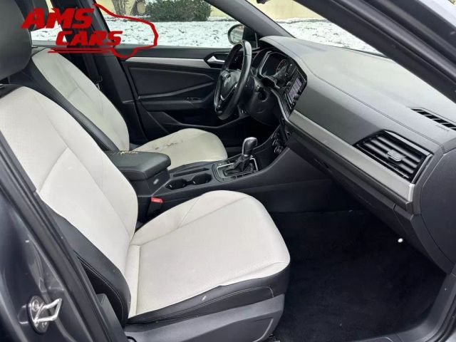 2019 Volkswagen Jetta - Image 13