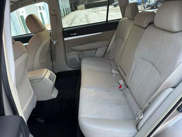 2014 Subaru Outback - Image 17