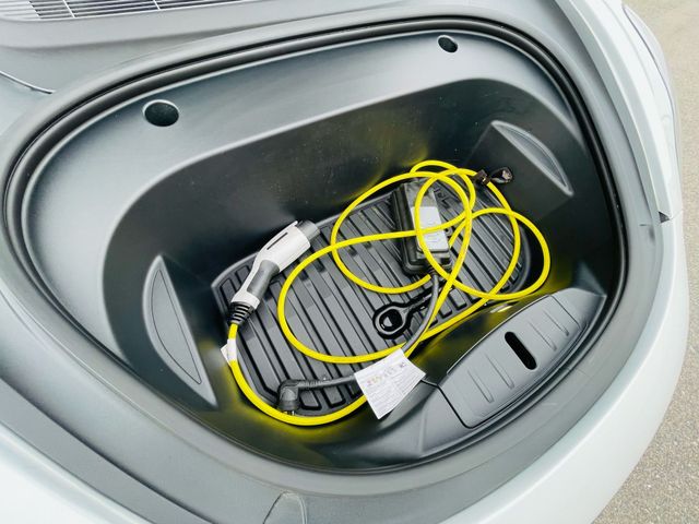 2020 Tesla Model 3 - Image 12