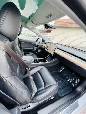 2020 Tesla Model 3 - Image 23
