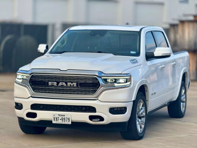 2022 Ram 1500 Crew Cab - Image 3