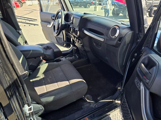 2015 Jeep Wrangler Unlimited Sahara Sport Utility 4d - Image 12
