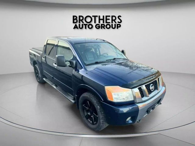 2010 Nissan Titan Crew Cab - Image 2