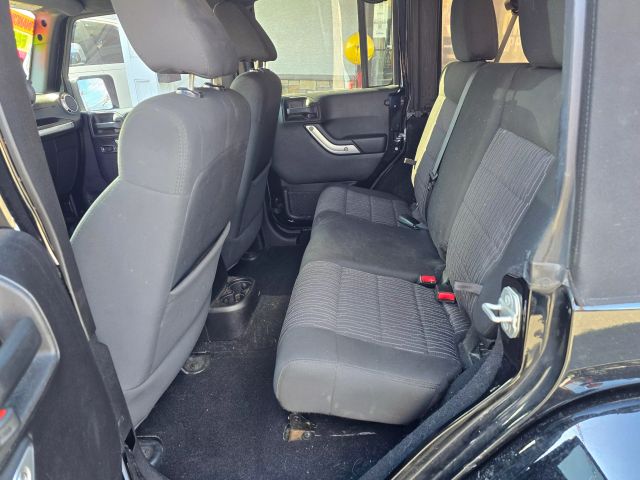 2015 Jeep Wrangler Unlimited Sahara Sport Utility 4d - Image 10