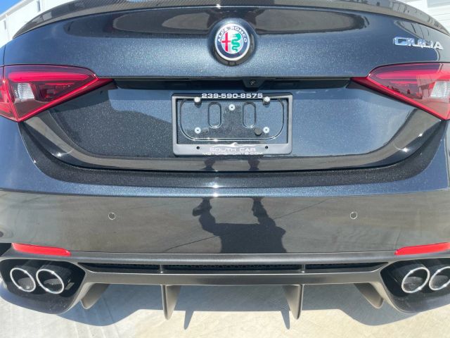 2021 Alfa Romeo Giulia - Image 23
