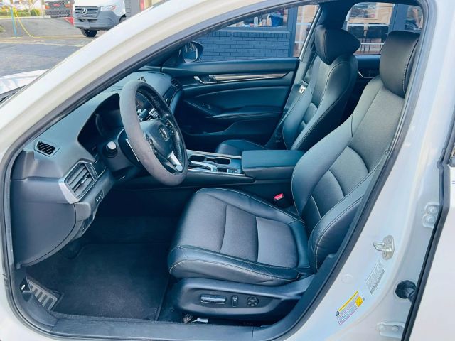 2019 Honda Accord - Image 15