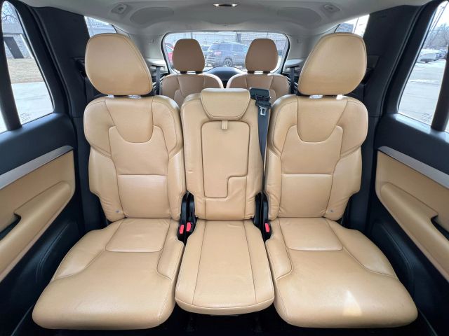 2016 VOLVO XC90 SUV 4-CYL, DRV-E SPRCHGD 2.0T T6 MOMENTUM SPORT UTILITY 4D