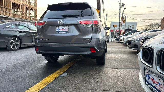 2015 TOYOTA HIGHLANDER SUV V6, 3.5 LITER LE SPORT UTILITY 4D