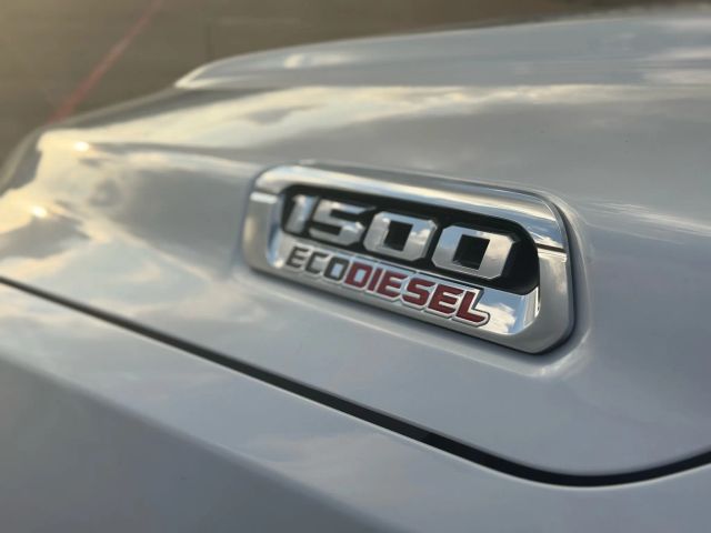 2022 Ram 1500 Crew Cab - Image 16