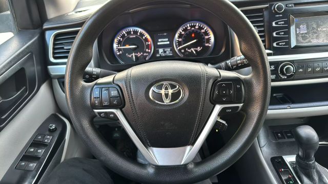 2015 TOYOTA HIGHLANDER SUV V6, 3.5 LITER LE SPORT UTILITY 4D