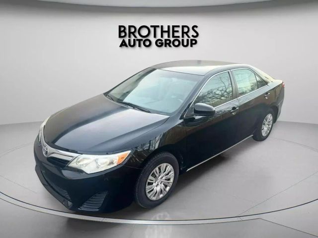 2012 Toyota Camry - Image 4