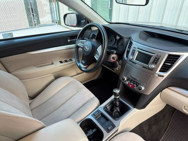 2014 Subaru Outback - Image 22