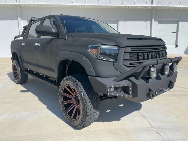 2019 Toyota Tundra Crewmax - Image 2