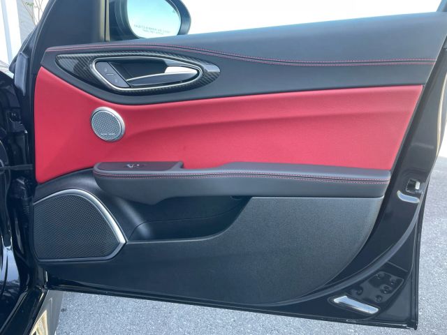 2021 Alfa Romeo Giulia - Image 99