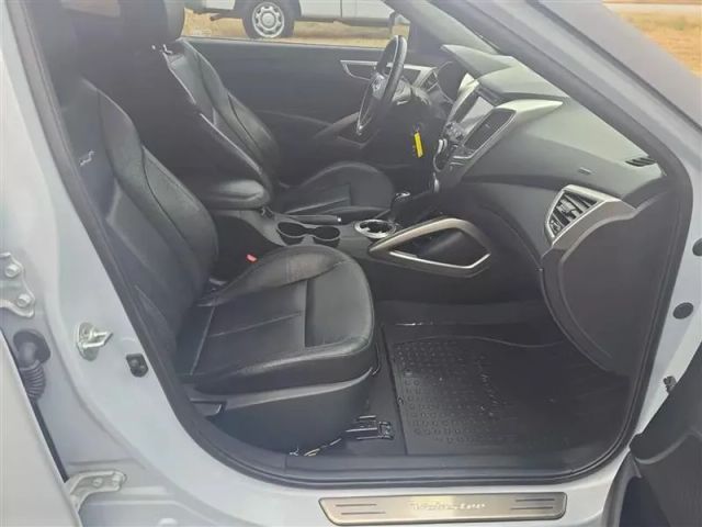 2014 Hyundai Veloster - Image 15