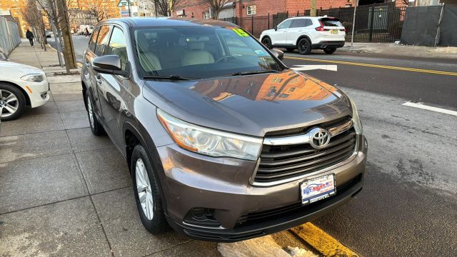 2015 TOYOTA HIGHLANDER SUV V6, 3.5 LITER LE SPORT UTILITY 4D
