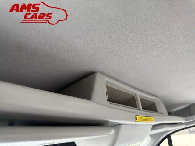 2018 Ford Transit Cab & Chassis - Image 19