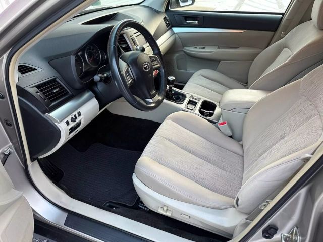 2014 Subaru Outback - Image 15