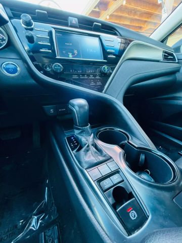 2018 Toyota Camry Hybrid - Image 35
