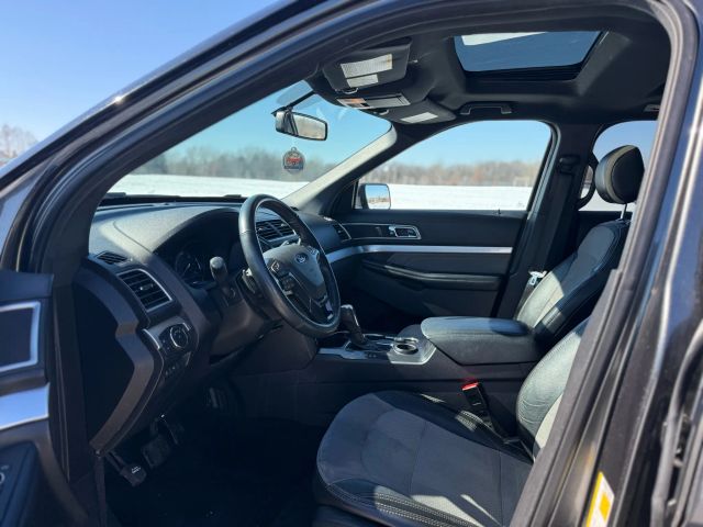 2017 Ford Explorer - Image 10