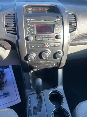 2011 Kia Sorento - Image 19