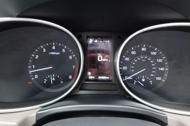 2017 Hyundai Santa Fe - Image 6