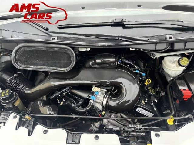 2018 Ford Transit Cab & Chassis - Image 21
