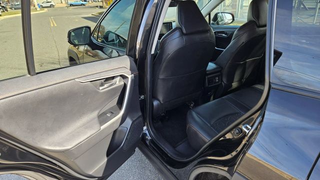 2021 Toyota Rav4 - Image 18