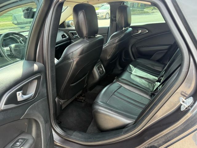 2017 Chrysler 200 - Image 14
