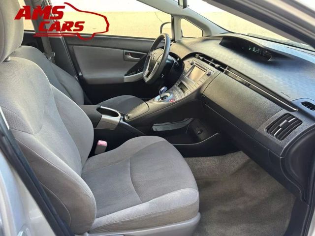 2012 Toyota Prius - Image 17