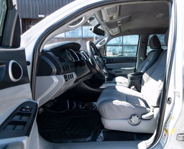 2013 TOYOTA TACOMA DOUBLE CAB PICKUP SILVER AUTOMATIC - Auto Masters of Carolinas