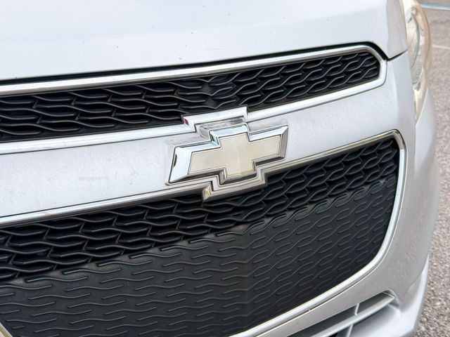 2014 Chevrolet Spark - Image 25